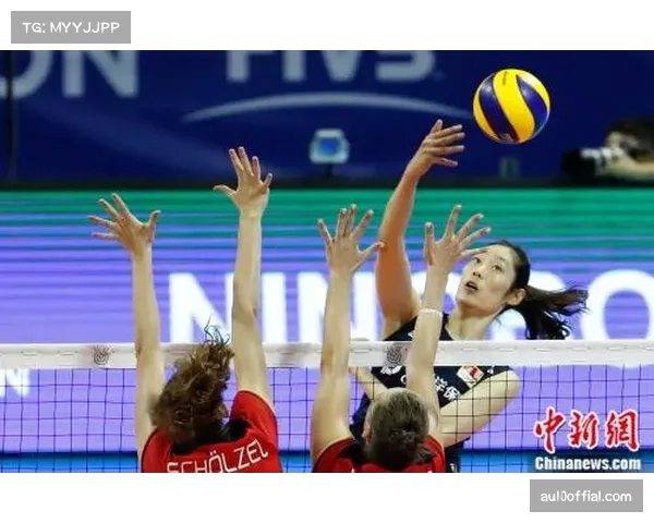 凤溪中学八年级决赛谢嘉铭鬼手断球，引爆全场欢呼