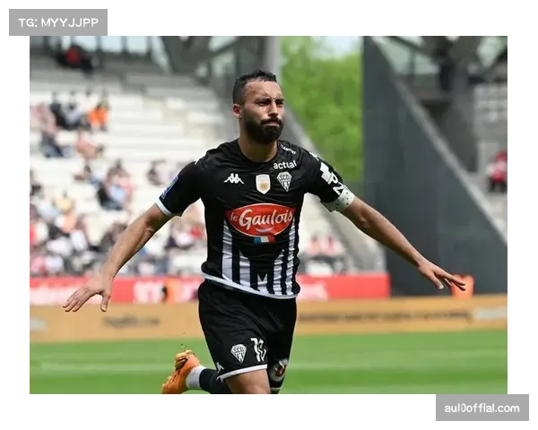 朗斯2-1客胜昂热登顶法甲,托万梅开二度献礼 朗斯2-1客胜昂热登顶法甲,托万梅开二度献礼