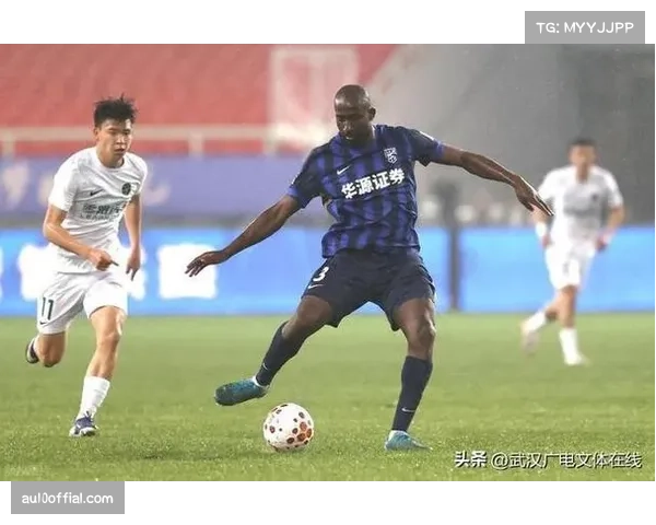 武汉三镇2-0完胜浙江队，卡迪斯与贝维斯联袂建功